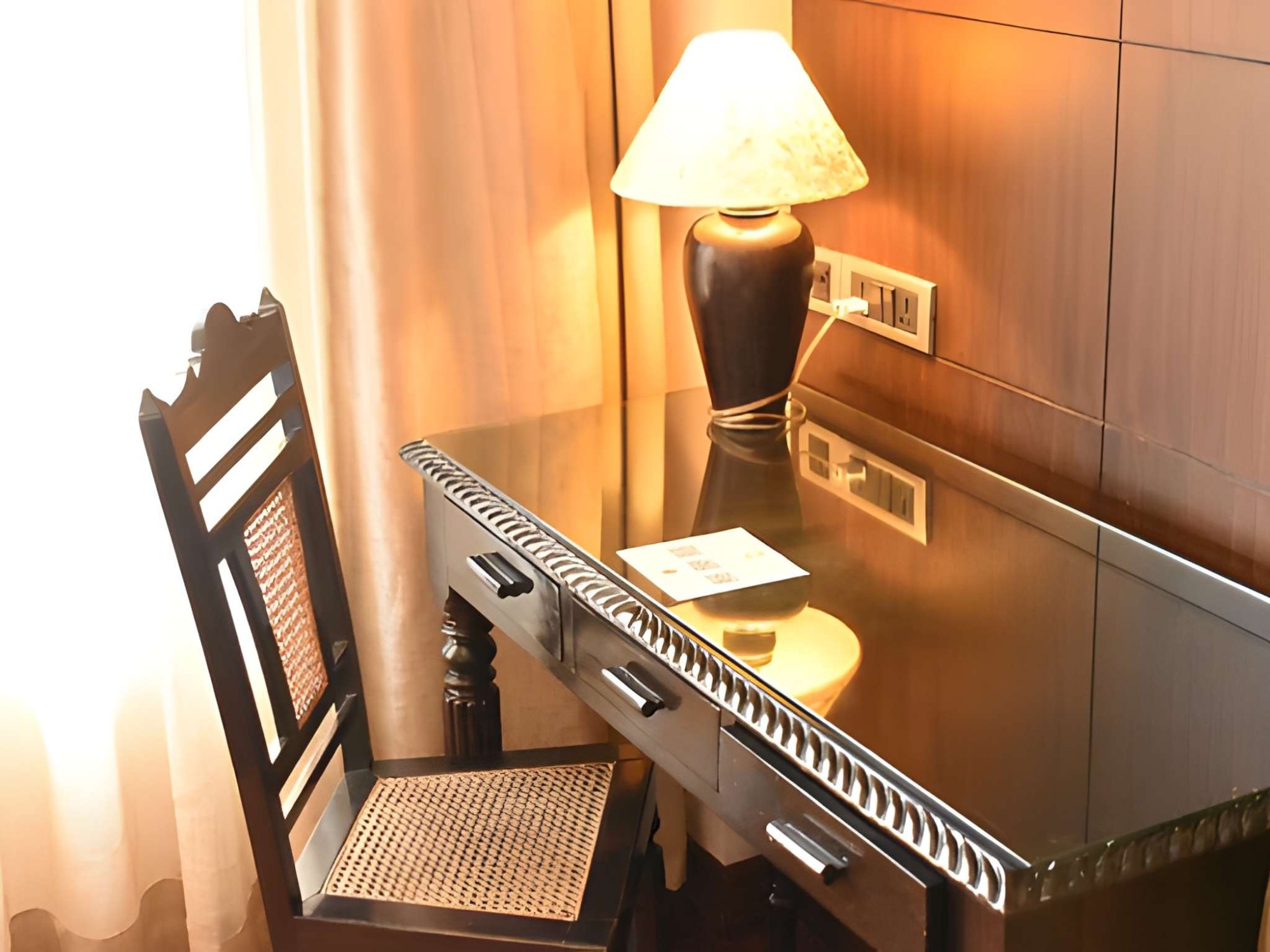 Deluxe Twin Bed with Balcony and Bathtub